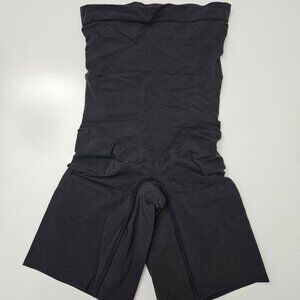 44. Spanx high waist shaper short. NWT